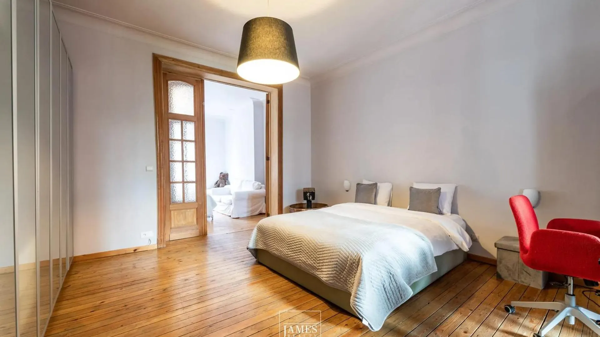 Spacious Apartment In Brussels, Large Private Garden  Bruxelas
