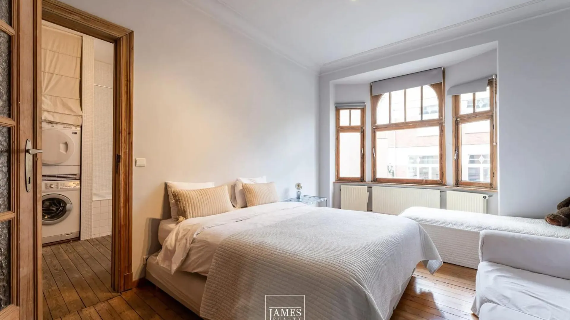 Spacious Apartment In Brussels, Large Private Garden